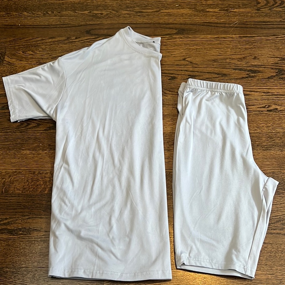 Cotton long sleeve Tshirt and biker shorts sz M set
